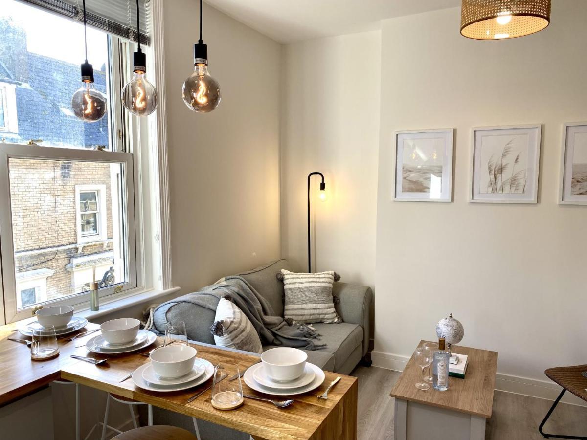 Stunning Beach Themed 2 Bed Apartment Bournemouth Esterno foto